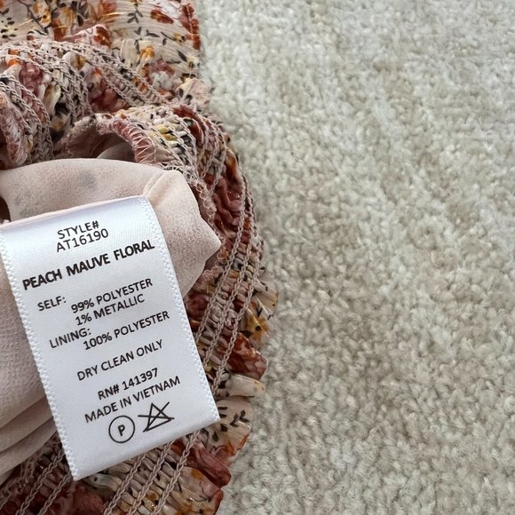 ASTR The Label Floral Smocked Crop Top S - Picture 7 of 7